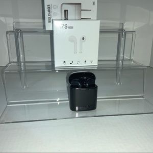 Wireless Bluetooth earbuds